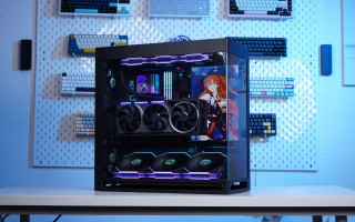 Rakitan PC Ultra-High-End — Siap Sikat Semua Game AAA, Editing 4K/8K, & Streaming Profesional dengan Tampilan Mewah dan Futureproof